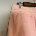 Lululemon  Scuba High-Rise Short 5" Strawberry Milkshake Size 10‎ Photo 4