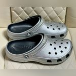 Crocs  CLASSIC METALLIC CLOG Silver shoes women’s 12 men’s 10 Photo 7