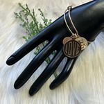 Love never fails bracelet Photo 5