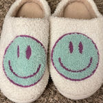 Smiley face slippers Tan Size 8.5 Photo 0