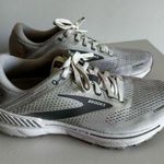 Brooks  Adrenaline GTS 22 White Women’s Sz 9.5 Photo 0