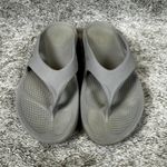 OOFOS OOriginal Sandal M5 W7 Gray Size 7 Photo 2