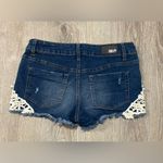 Thread Market Dark Wash Denim & Lace Blue Jean Shorts Size 29 Photo 3