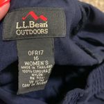 L.L.Bean Outdoors high rise woman hiking cargo shorts size 16 plus size Photo 3