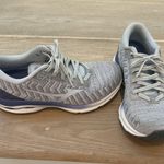 Mizuno  Running Shoes Women’s 8.5 Photo 0