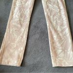 Lululemon Wunder Under Crop Luxtreme 21” in Shadow Leaf Ivory Muse Size 2 Photo 8