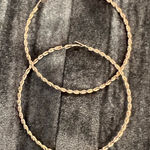 Gold twisted hoops Photo 0