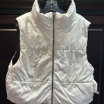 Reversible White and Black Cropped Vest Photo 0