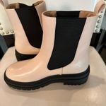 Lulus Lulu’s New Derrie Light Nude Platform Ankle Boots Chelsea Women’s Size 6.5 Photo 3