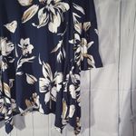 White Mark floral top NWOT Blue Photo 3