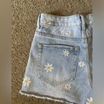 Angel Kiss Blue Denim Jean Shorts with White and Yellow Embroidered Flowers, Size 0/24 Photo 12