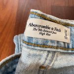 Abercrombie & Fitch The 90s Relaxed Jeans Photo 3