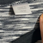 Avenue  women’s black and white top. Size 18/20 Photo 3