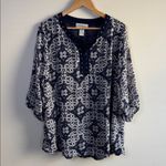 C.D. Daniels size 1X blue patterned blouse with rhinestone embellishments. Photo 1