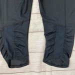 Under Armour women’s M heat gear pull on  compression leggings black capris Photo 6