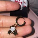 Gold star ⭐️ mother of pearl Huggies stainless steel earrings Photo 6