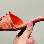 Isaac Mizrahi Floral Appliqué Spring Wicker Weave Pink Peach Sandals Size 6 Photo 2