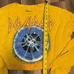 Def Leppard  crop top tee size large Photo 2