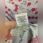 Floral Striped Women's Top size medium White Photo 3