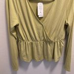 Hippie Rose NWT  cross over ruffle bottom top Photo 3