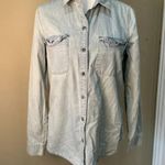 Old Navy  Classic Chambray Light Denim Button Down Long Sleeve - size small Photo 1