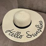 Sunhat great for vacation at the beach Tan Photo 2
