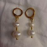 Boutique Pearl Earrings Photo 1