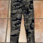 Koral  Brand Camo leggings small Photo 3