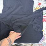 Black Sleeveless V Photo 3