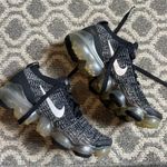 Nike Vapormax Shoes Photo 2