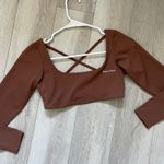 Peachy Bunz Strappy Backless Cropped Long Sleeve Workout Top Brown (Large) gym Photo 0