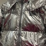 Pretty Little Thing silver Metallic crop puffer jacket. Size 2 Photo 9