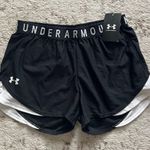 Under Armour Shorts Photo 0