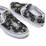 Raad  Black & white rose slide on sneakers  size 11.5  Brand New - never worn  Smoke Free Dog Friendly home  Retail $104 Photo 3