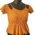 Hippie Rose NWOT  Golden Floral Short Sleeve Blouse w/ Cut-Out Detail Size Small Photo 3