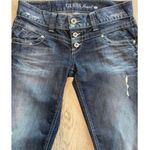 Guess NWOT distressed capri jeans with zipper bottom. Sz 28 Photo 1