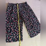 Torrid  Black and Floral Cropped Pant size 3 plus size pockets floral Photo 9