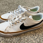 Nike Sneakers Photo 0