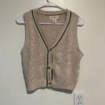 White Sweater vest Photo 1