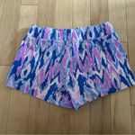 Lilly Pulitzer  Yasmin Brilliant Blue Its Electric Pink Coral  Shorts Size M Photo 3