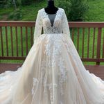 Custom Made Wedding Dress princess long train lace Embroidered Long Sleeve Light Weight Photo 1