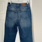 Madewell  The MomJean Mom Jeans Size 25 Ripped Knee Straight Ankle Photo 3