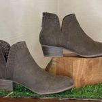 Arizona  Women's Dark Olive/Brown Ankle Boots Photo 2