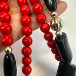 Red black and gold tone long beaded vintage necklace Photo 6