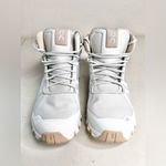 On Running Women’s Cloud rock Waterproof Trail Running Sneakers Sz 7.5 Boots White Photo 2