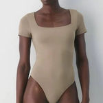 Babaton Square Neck Short Sleeve Bodysuit Taupe XL Photo 0