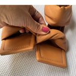 ALOHAS Heels Photo 2