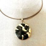 Jones New York gold tone circle wire pendant necklace Photo 0