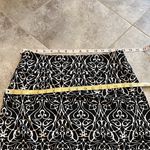 Tahari  Fitted Stretch Knee Length Pencil Skirt Black White Size 2 High Rise Photo 4