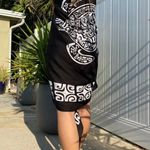 Black and White Patterned Sarong Size 0 Photo 5
